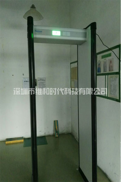 深圳大型手機制造廠采購維和時代代理的Rapiscan METOR6S進(jìn)口金屬探測安檢門[圖文]