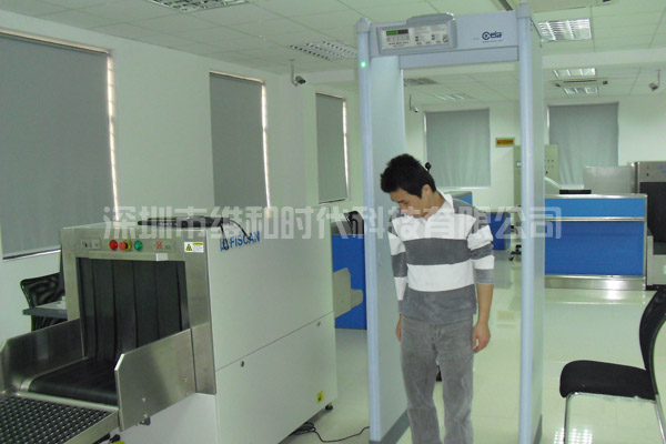 上海信息管理學(xué)校航空班采購1臺HI-PE安檢門用于教學(xué)[圖文]