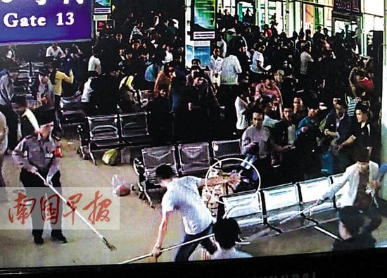 行李安檢機(jī)掃描遭遇持刀男  事發(fā)江南客運(yùn)站[圖]