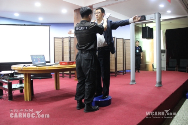 圖:沈陽(yáng)機(jī)場(chǎng)安檢中心舉辦2015年業(yè)務(wù)技能競(jìng)賽