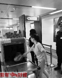 杭州地鐵安檢昨起全面升級(jí) 今后乘地鐵不僅“物檢”還要“人檢”