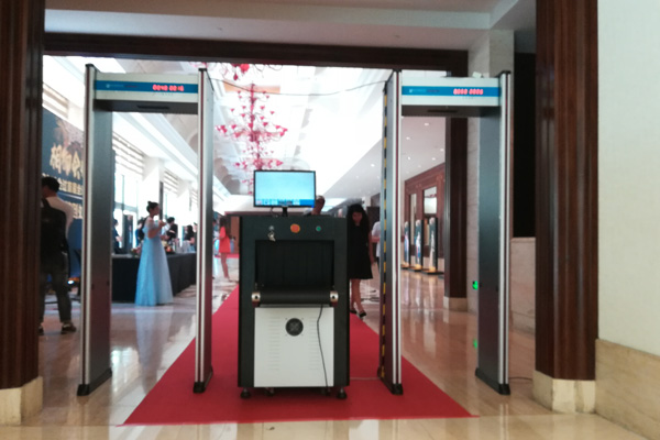 御泥坊采用深圳維和時代SD-600型金屬探測門保安全(圖)