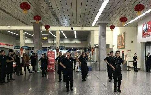 金屬探測(cè)安檢門廠家：烏機(jī)場安檢總站落實(shí)優(yōu)化管理！