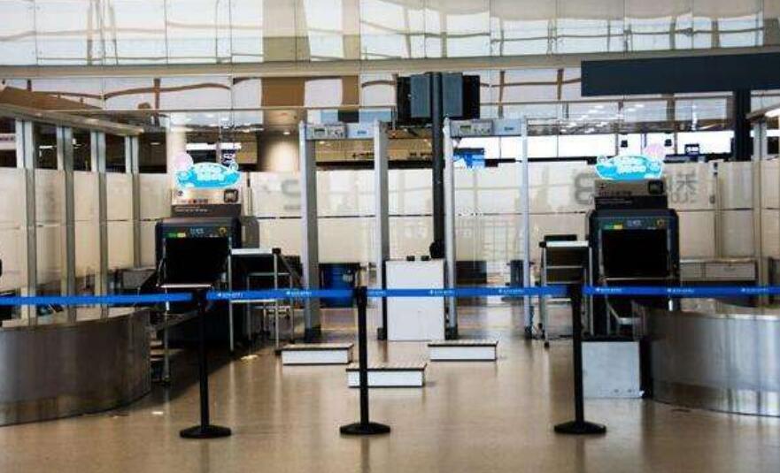 大慶機(jī)場(chǎng)安檢門.jpg 大慶機(jī)場(chǎng)安檢門.jpg