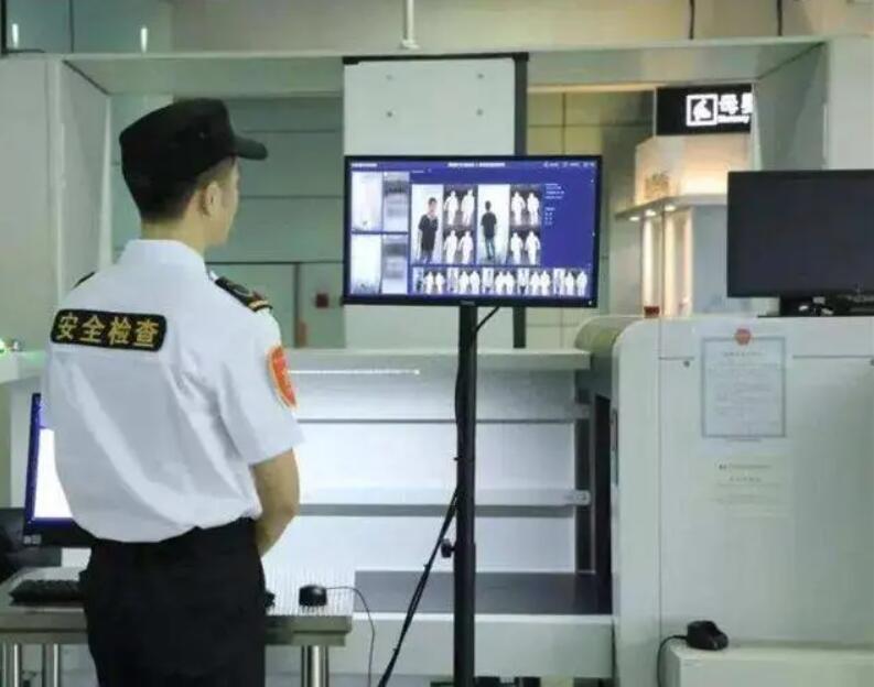 女性進(jìn)入安檢門(mén)通道時(shí)，安檢員會(huì)感到尷尬嗎？過(guò)安檢的注意事項(xiàng)-3.jpg