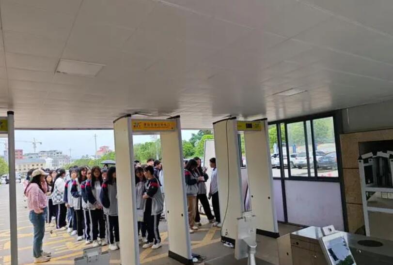 每天過安檢門有輻射嗎？